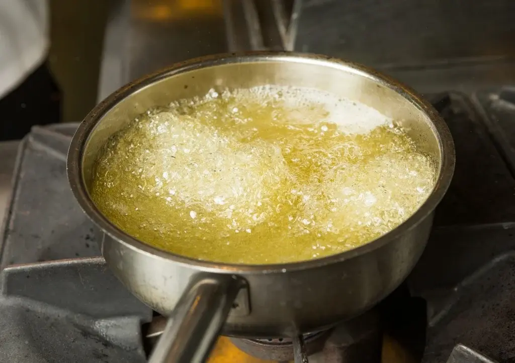 Первая помощь при ожогах: как оказать медицинскую поддержку при ожоге маслом