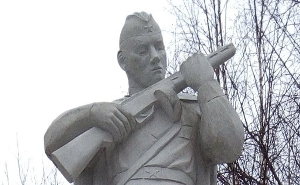 "И так сойдет": с каждым годом образ советского солдата претерпевает изменения. Скульпторы-ваятели "штурмуют культурные крепости"