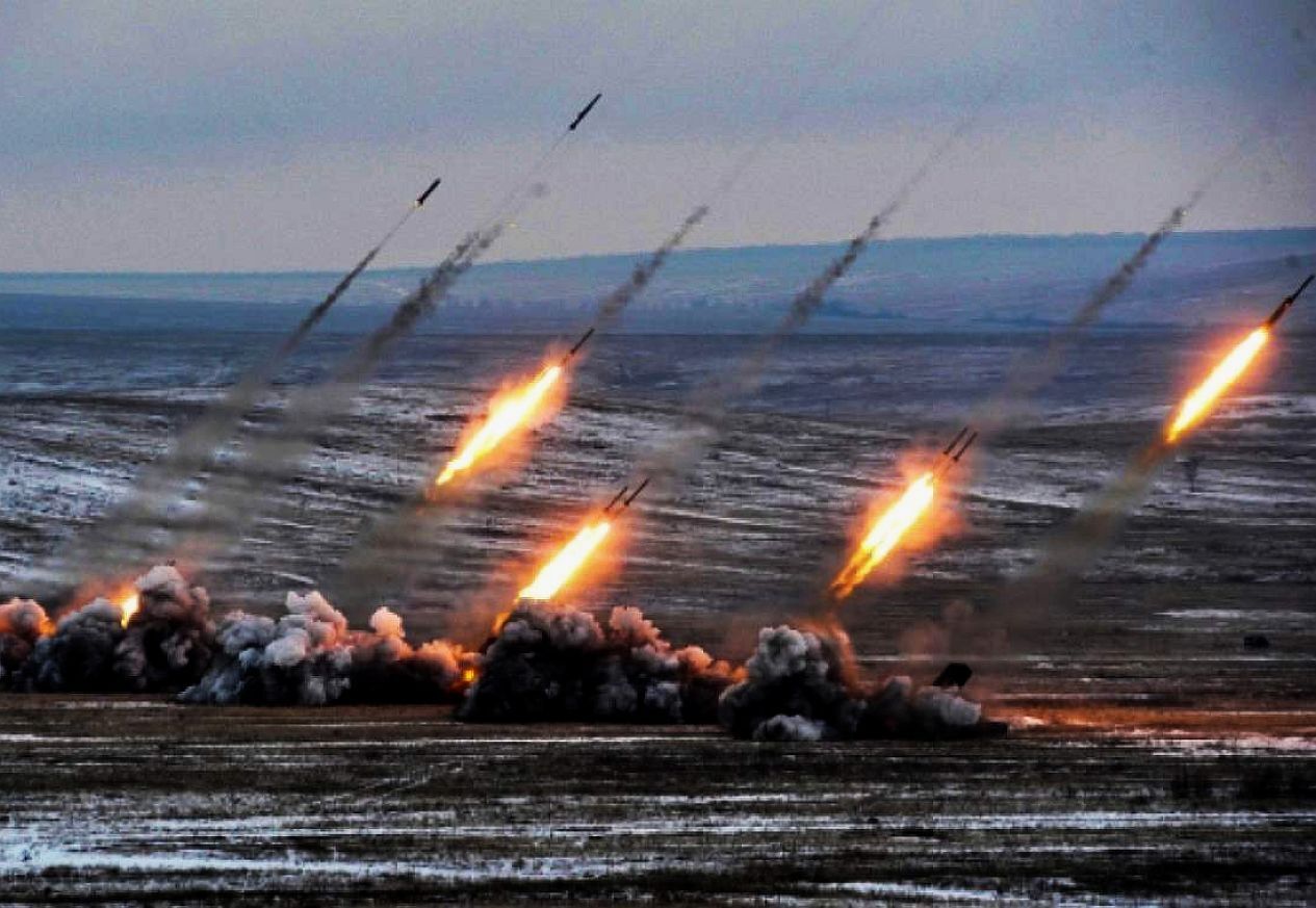 «Возможно абсолютно всё»: эксперты не исключают вероятность ракетных ударов ВСУ по Москве. Вы в это верите?