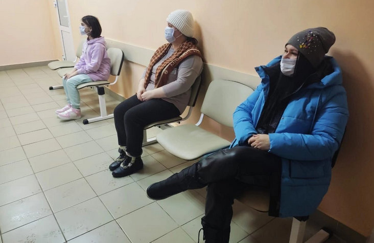 Масочный режим по всей России в декабре-январе 2023: снова заставят одеть маски? В каких регионах уже ввели обязательное ношение?