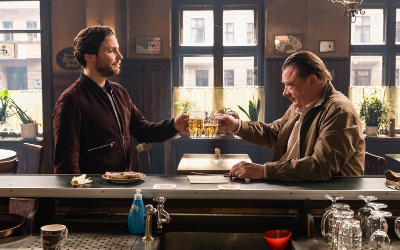 Фильм "По соседству" (2022). Просмотр в хорошем качестве на Wink, содержание, сюжет, актеры, трейлер