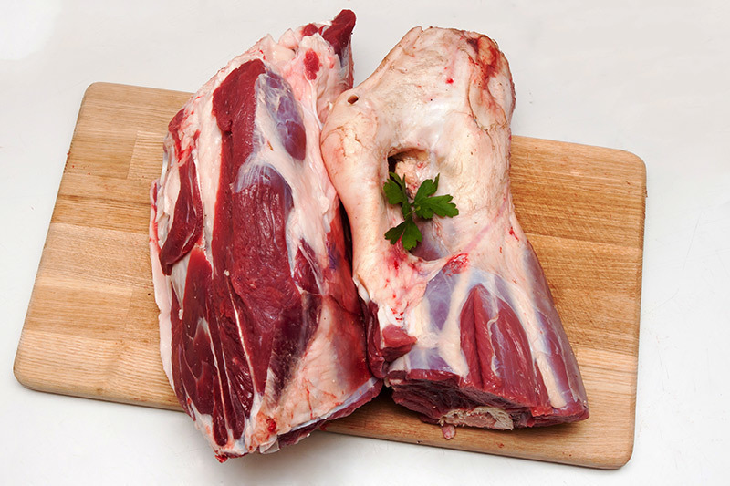 Похоже, наши эксперты по бедности потеряли уже все берега. Говядину и яблоки задумали убрать из списка доступных продуктов. Может всё исключить?