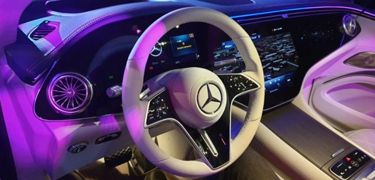 Самый роскошный внедорожник Mercedes «приземлился» в Софии (см. также его цену)