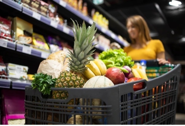 Путин говорит о переменах к лучшему, а 15% россиян берут кредиты на продукты к Новому году... Президент не всё знает или россияне много едят?