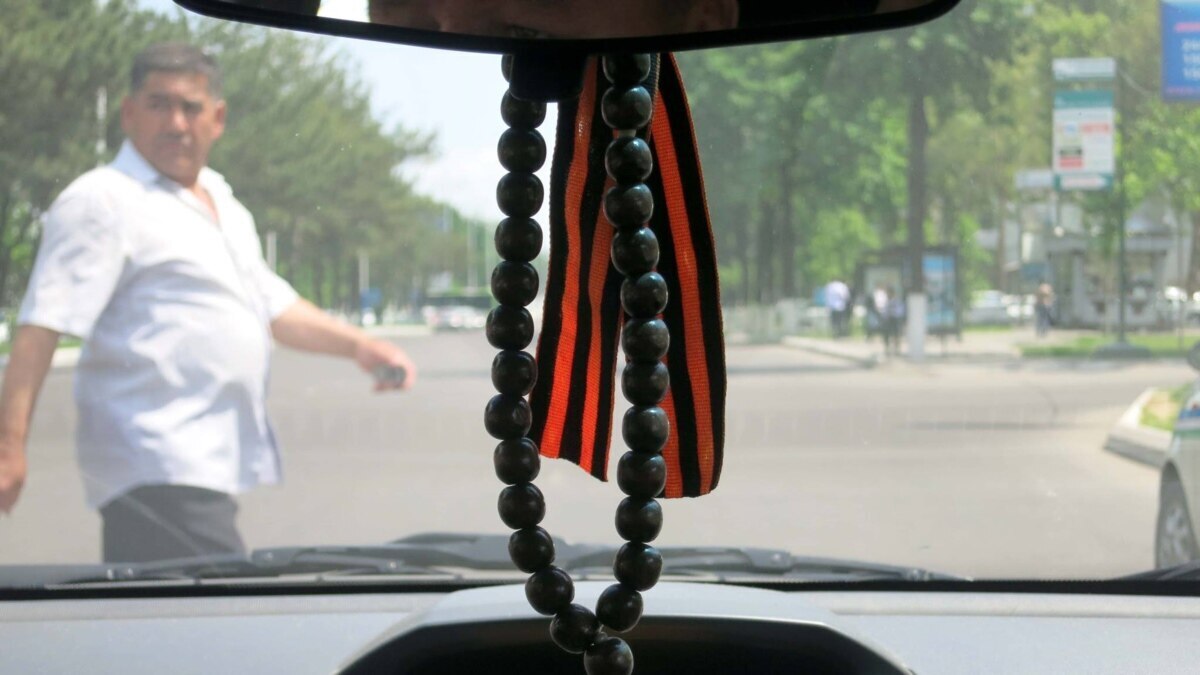 За осквернение георгиевской ленты теперь будет неадекватный штраф или лишение свободы. Мнение юриста