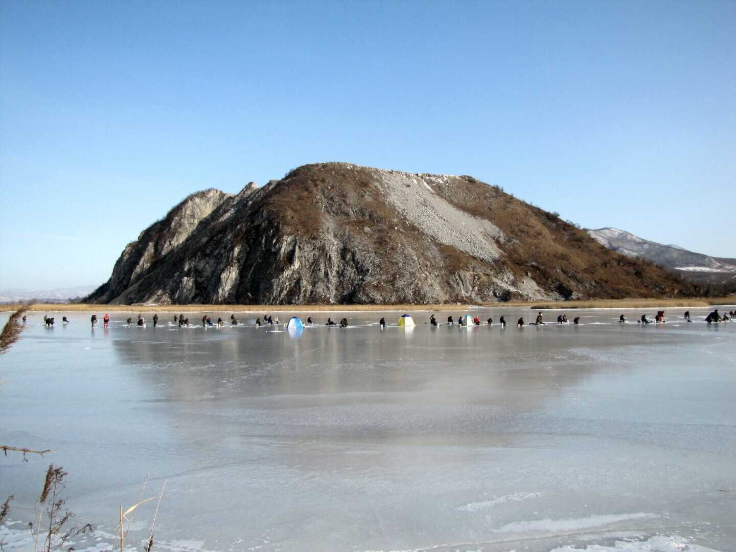 Рыбалка у горы Брат.