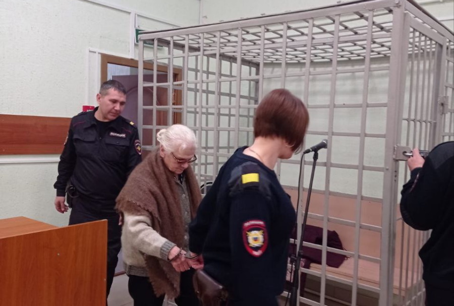 Почему не стоит конфликтовать с бабушкой мужа, или Как старушка-патологоанатом избавилась от невестки