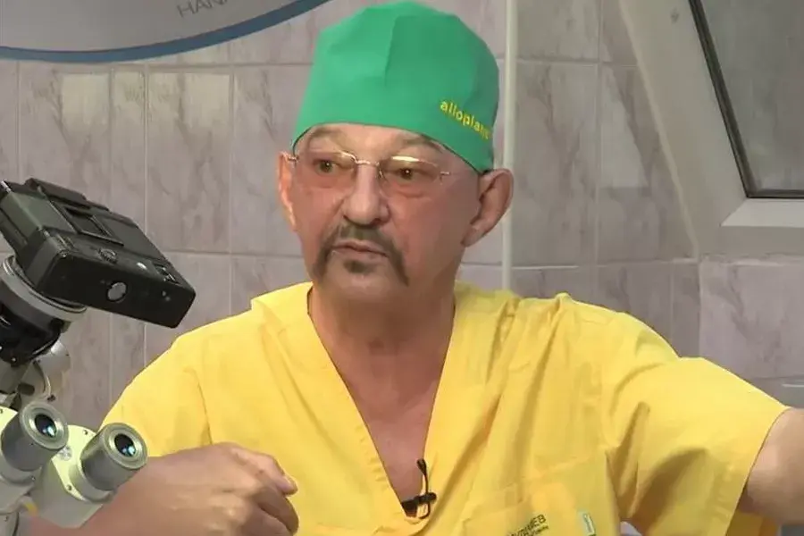 Мертвая ткань интенсивно помогает зарождаться,возрождаться живым клеткам.