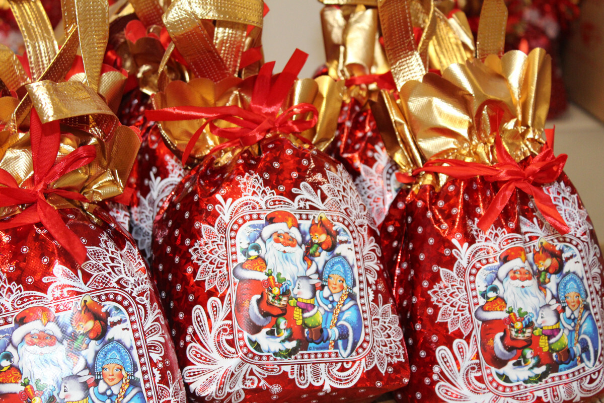 Как правильно выбрать сладкий новогодний подарок ребёнку?
