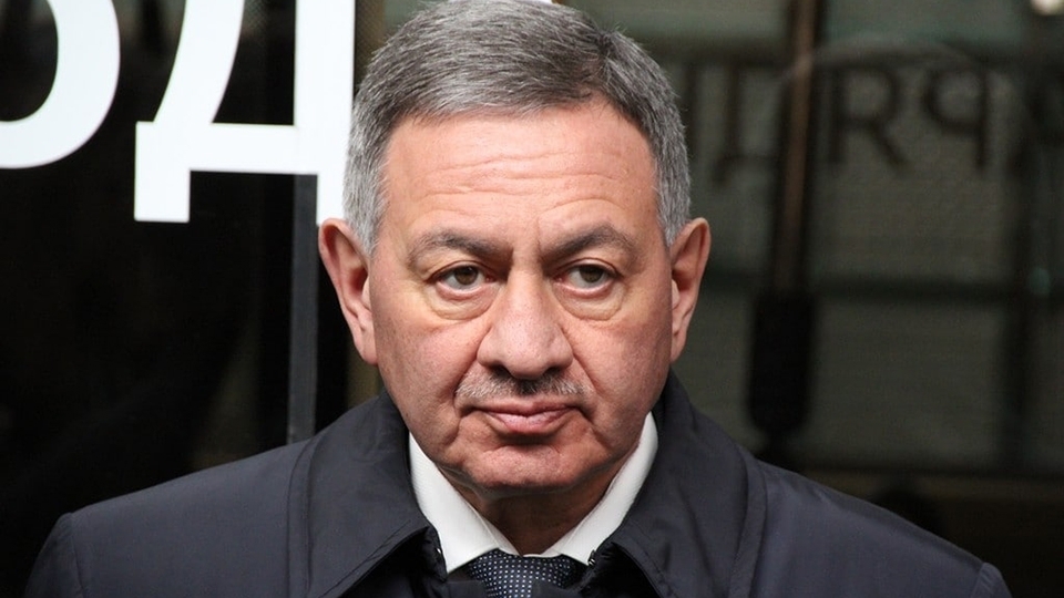 А давайте соберем по всей России бродячих собак и сбросим их с самолетов на позиции украинских боевиков