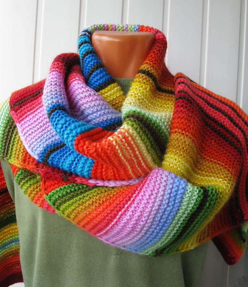Цветной шарф. Йоко Джебран. Разноцветный шарф спицами. Шарф из разноцветной пряжи. Разноцветный вязаный шарф.