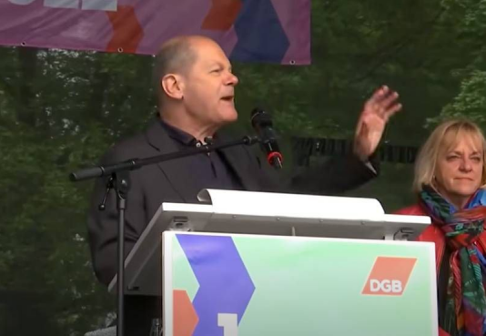 Шольц обозвал россиян "прямыми наследниками нацистов"