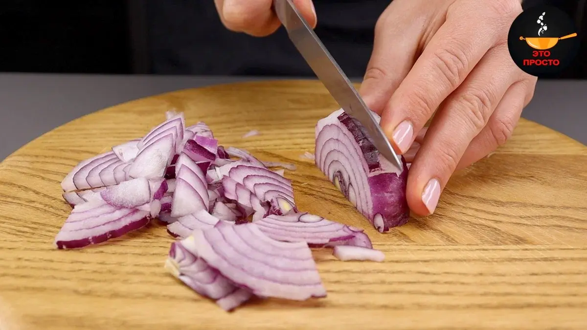 Витамины на столе.