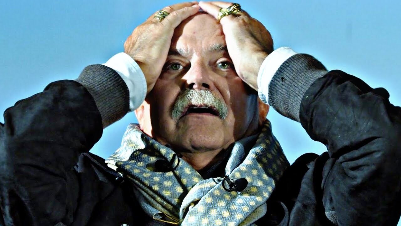 Зеленский решил добить больного Никиту Михалкова