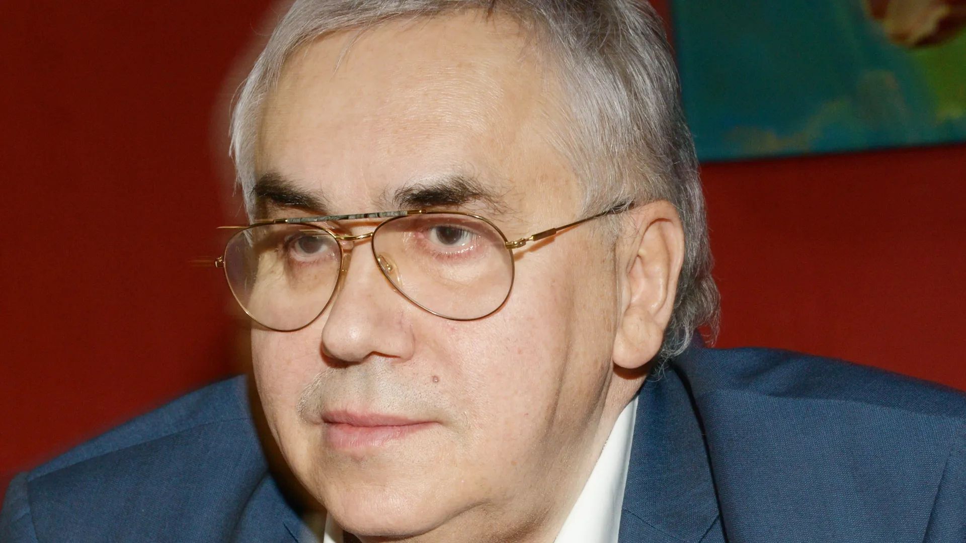 "Гнать поганой метлой!": российские знаменитости о поступке актера Артура Смольянинова