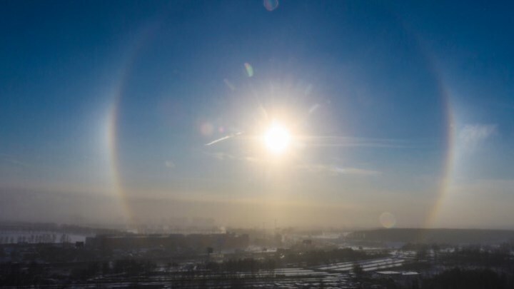 Армия РФ будет наступать: в небе над Москвой увидели огромный "прожектор Судного дня"