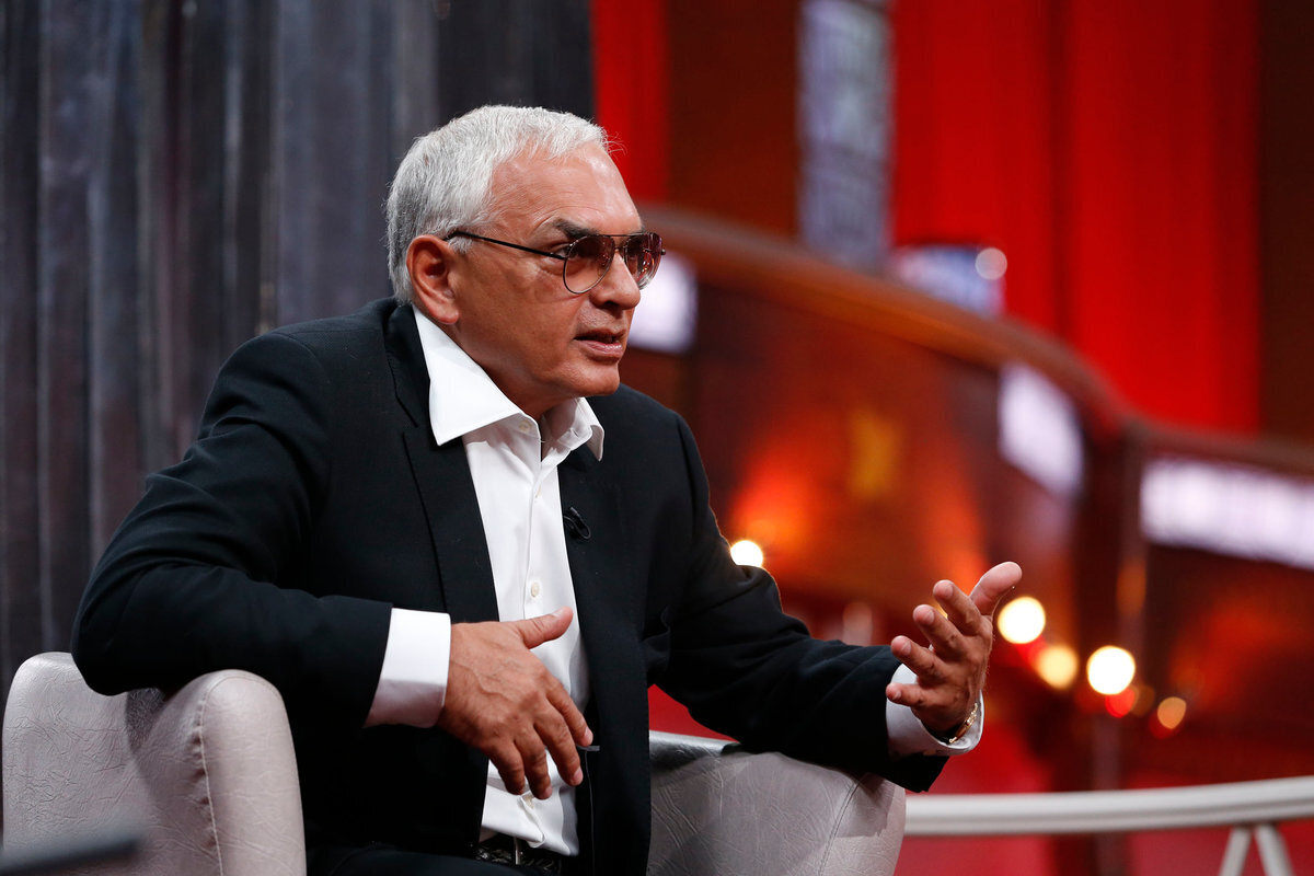 "Гнать поганой метлой!": российские знаменитости о поступке актера Артура Смольянинова