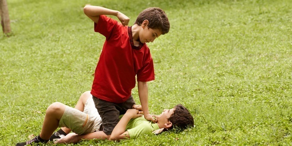 Поколение, выросшее в СССР: с правильными моральными ценностями и идеологией. Поколение, выросшее в России: секс, наркотики, власть денег. Или не так?