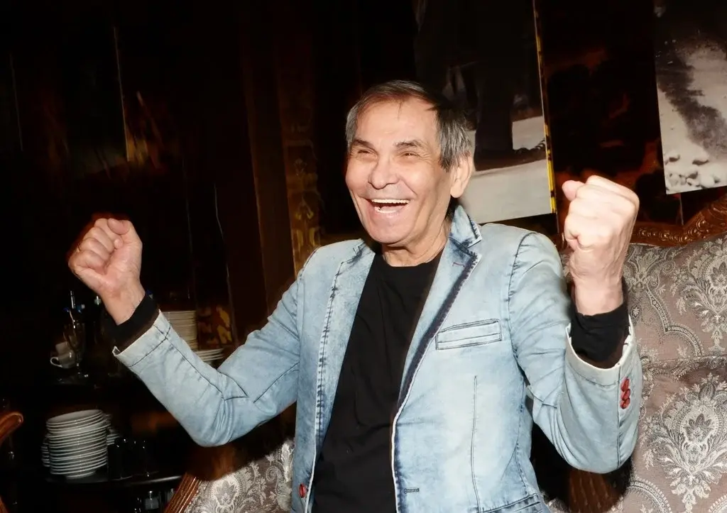 Танцуй пока молодой: сын Бари Алибасова пообещал устроить большой «праздник» на похоронах отца