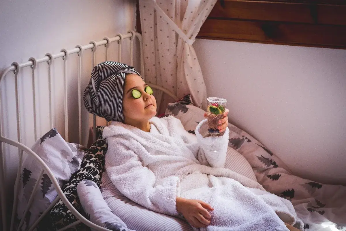 Можно ли в баню детям, как выбрать баню и как подготовить веник к парению