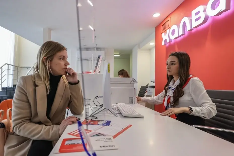 Россиянам стало сложнее получать большие кредиты