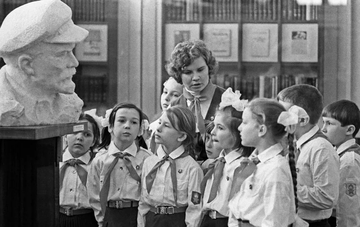 Советской школе быть!