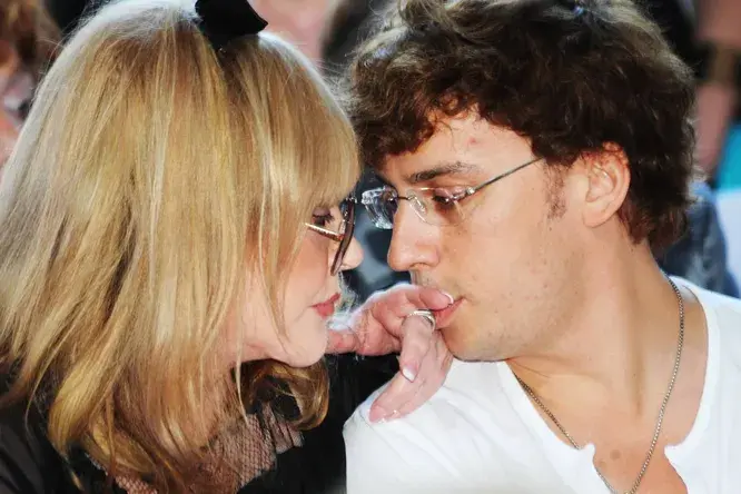 Договаривалась за мужа: Алла Пугачева пыталась вернуть Максима Галкина<span style=