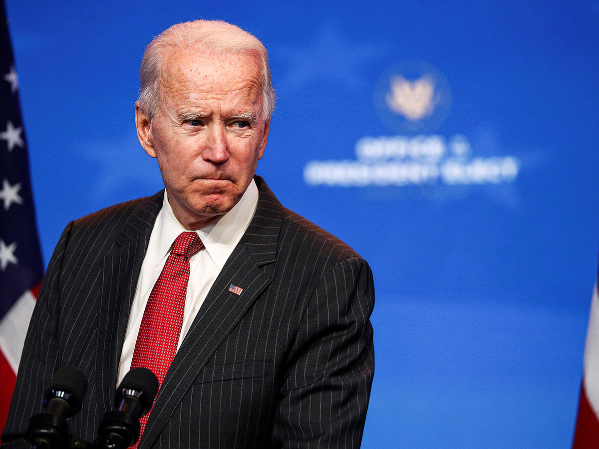 По словам Шиффа, секретные документы Байдена должны быть проверены на предмет риска для национальной безопасности