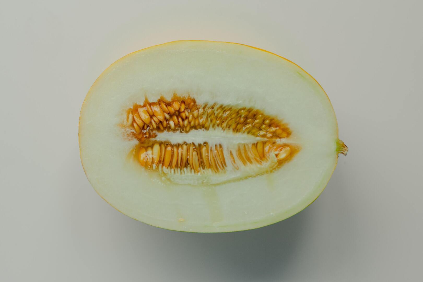 13 продуктов, которые следует есть при боли в горле.