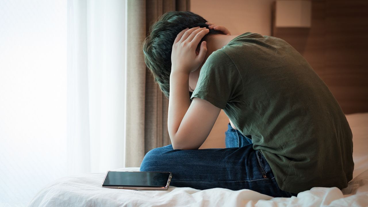 Издевательства в школе: что родители могут сделать, чтобы помочь жертвам и остановить хулиганов