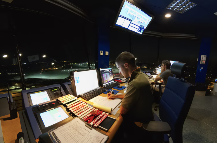 Могут ли авиадиспетчеры стать пилотами?