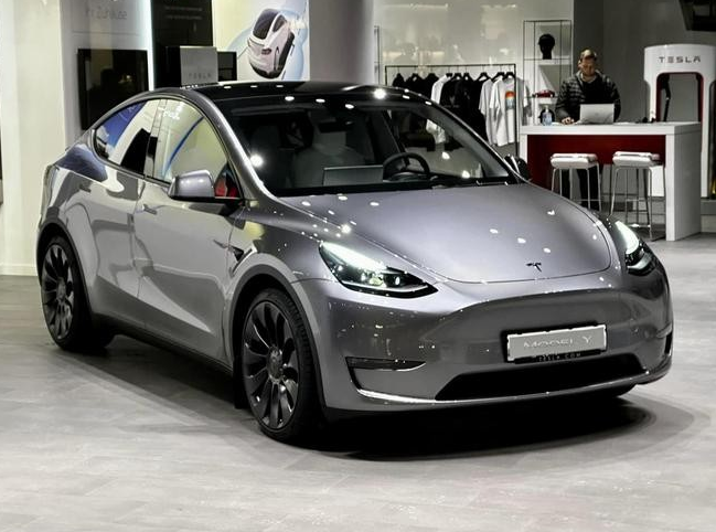 Tesla представила две новые автомобильной краски «ртуть»