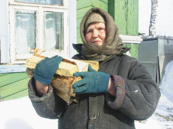 Наболело." А у нас в квартире газ, а у вас?"(Многие сельчане продолжают отапливаться углем и дровами.)