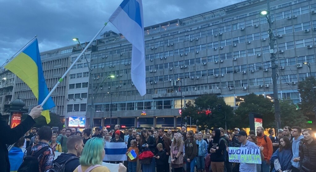 У многих сербов "чешутся руки" при взгляде на поведение российских либералов и русофобов, прибывших из России в Сербию