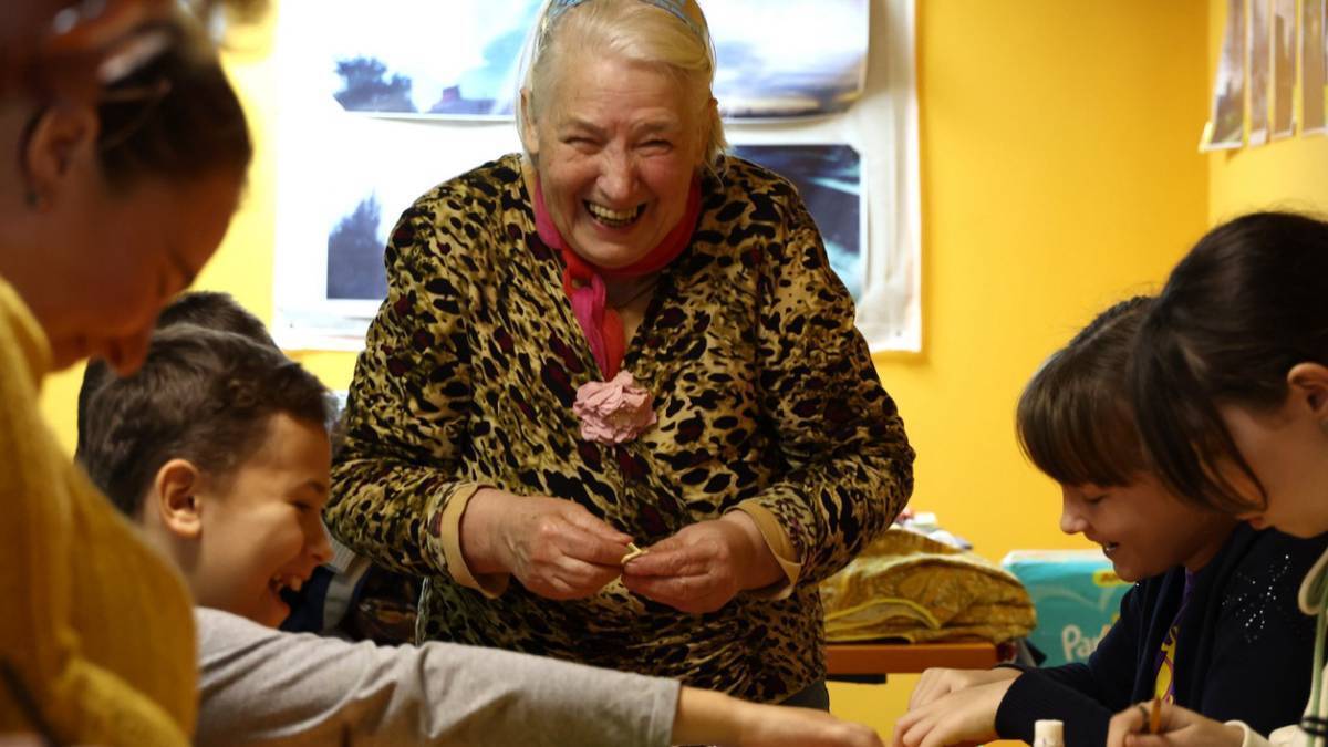 Кому и в каком размере повысят пенсии и государственные пособия с 1 февраля 2023 года и как на это живёт ь