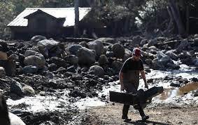 Калифорния столкнулась с опасными оползнями после чудовищных штормов.