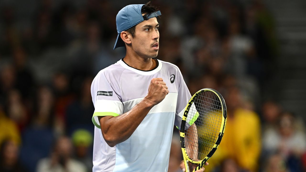 "Невероятное" ралли с 70 бросками приводит болельщиков Australian Open в восторг