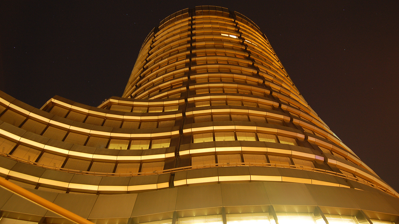 BIS предупреждает о "черной дыре" долларовых долгов