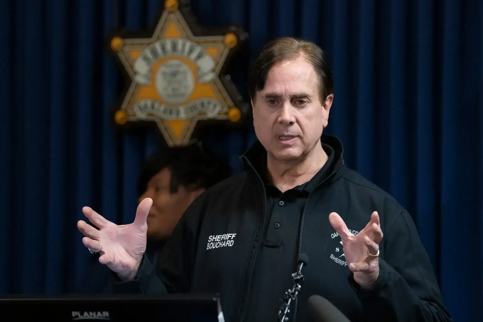 Женщина из Мичигана и двое ее сыновей замерзли после нескольких дней на улице...