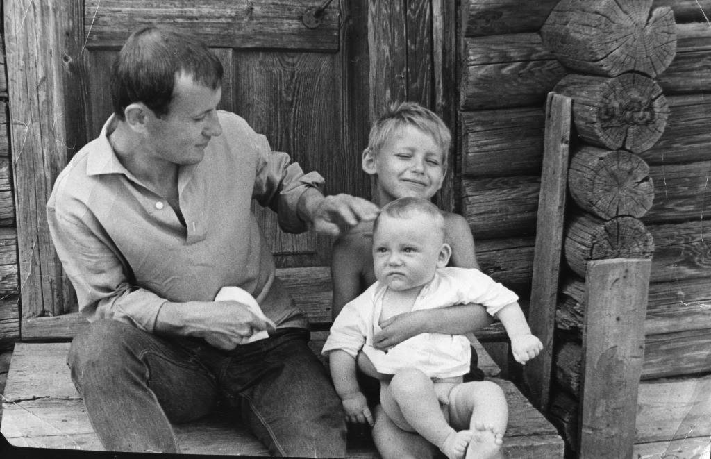 «А мы отступали и плакали…». Небольшая история про маленькую украинскую семью с большим сердцем. Наши дни…