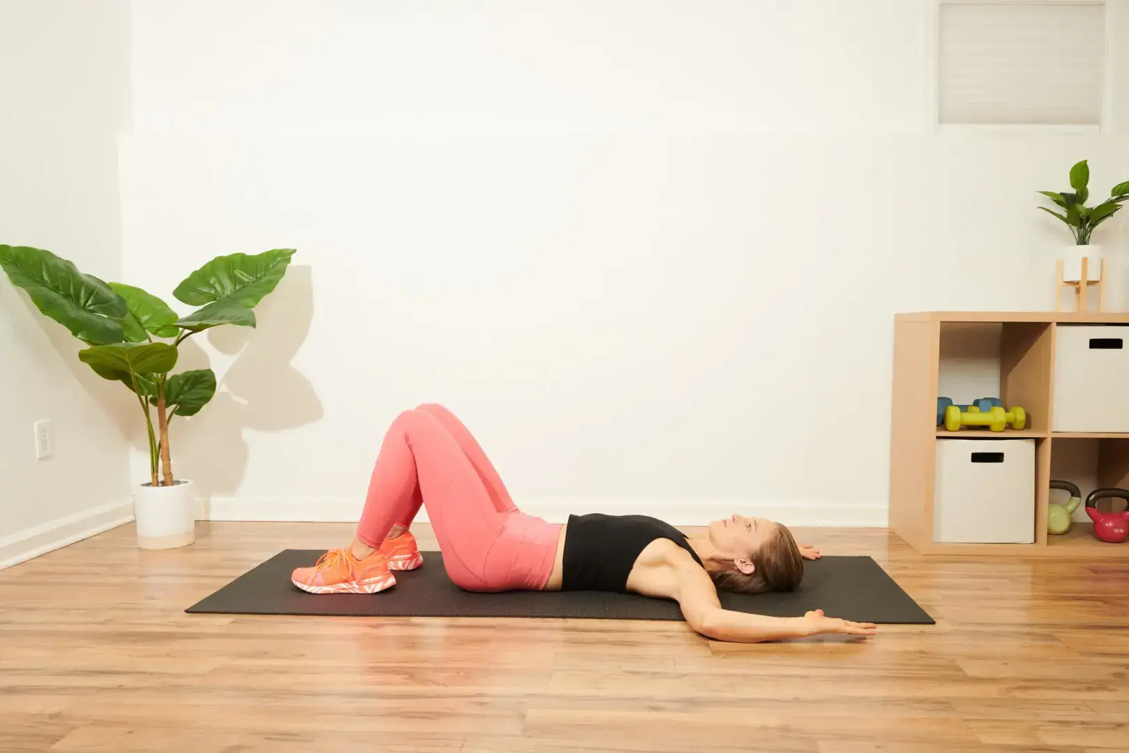 Вы можете выполнять эту 10-минутную тренировку дома без оборудования