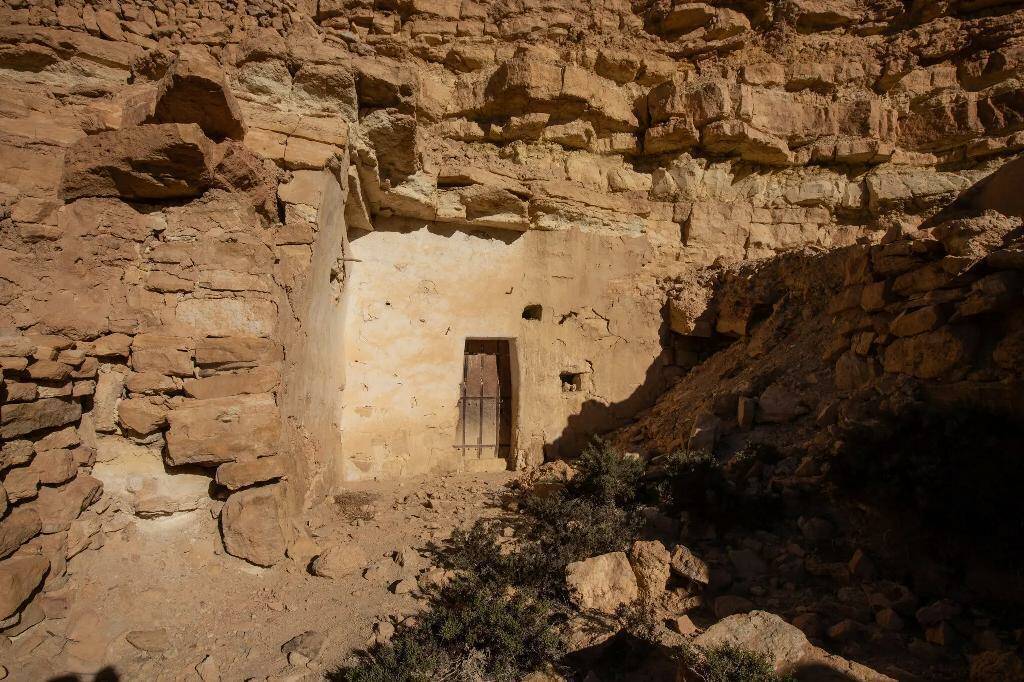 Тунисская пещерная деревня пустеет из-за засухи и недостатка современности