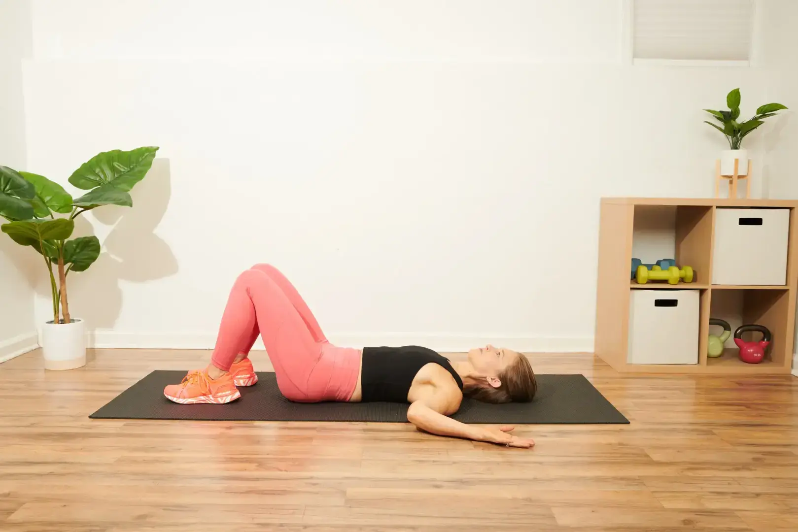 Вы можете выполнять эту 10-минутную тренировку дома без оборудования