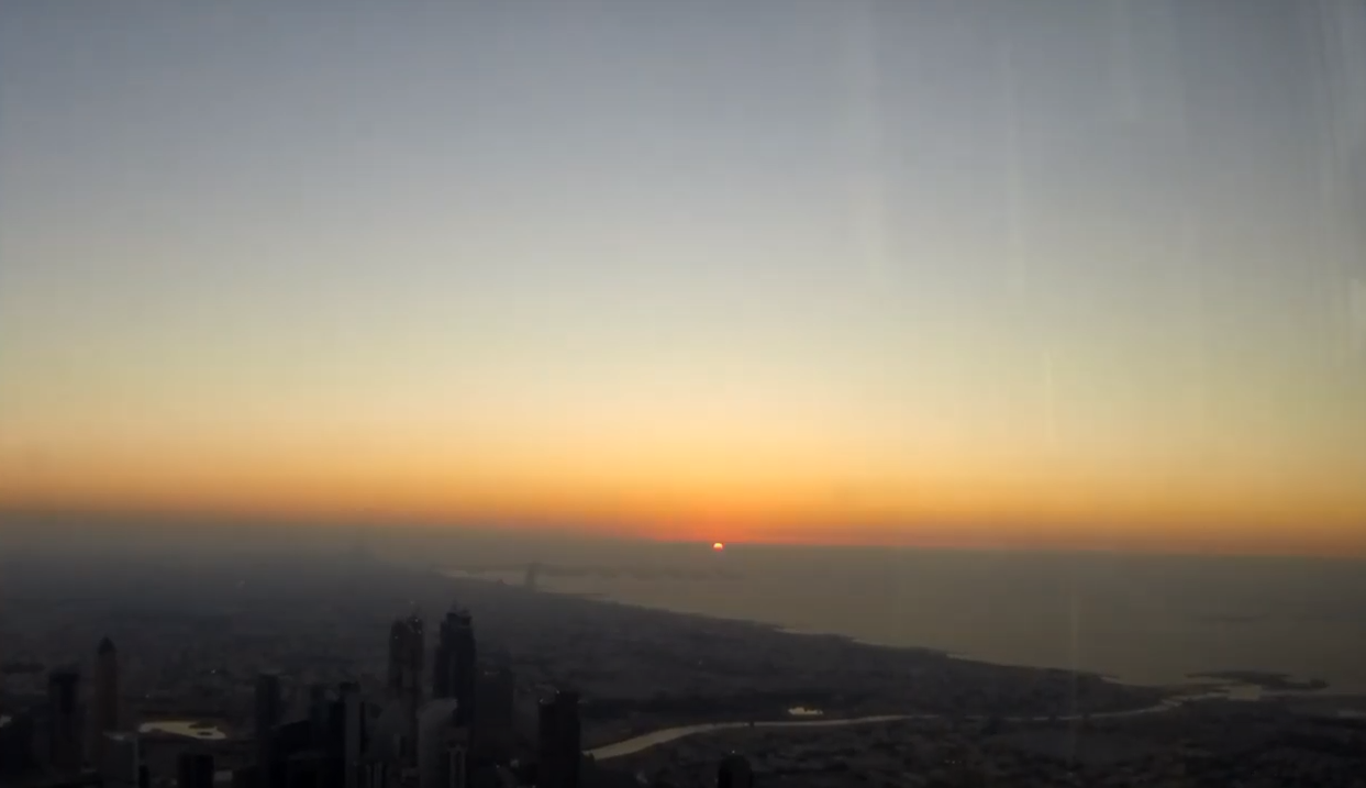 Закат Солнца с башни Бурдж Халифа