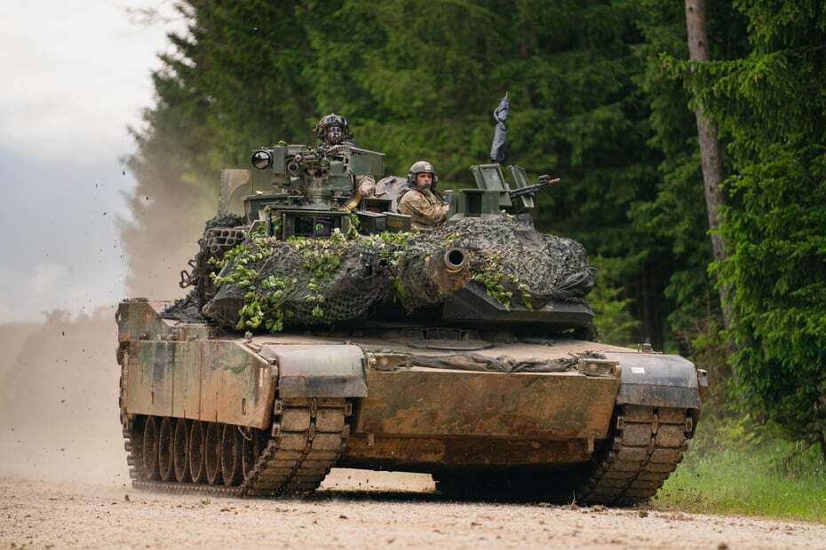 По красным линиям в «Рамштайн»