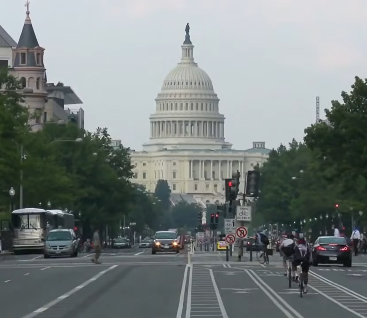 Каждый американец может почувствовать боль от очередной разборки Вашингтонском болоте.