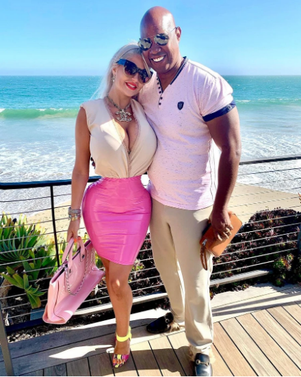 Девушка решила удалить рёбра ради 40 - ка сантиметровой талии: фото до и после