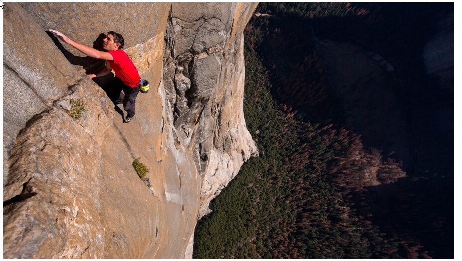 «Если он поскользнется, он упадет. Если он упадет, то умрет» — восхождение на 3000 футов без веревок..