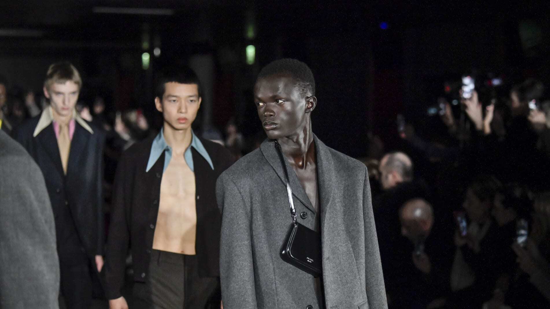 Простота, голые торсы и изысканный пошив на Неделе мужской моды в Милане