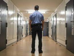 В Германии тюрьмах не хватает квалифицированных работников.